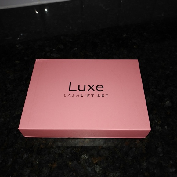 Luxe Lashlift - NIB - Picture 1 of 3